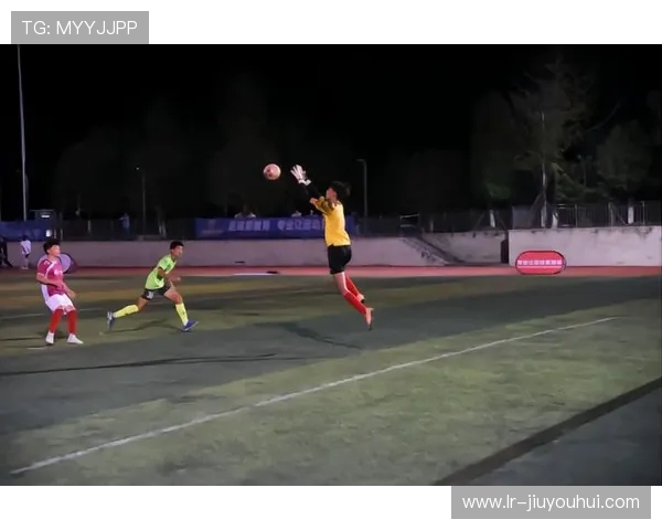 围绕张森足球比赛是否进球的深度话题探讨与赛场表现分析全面解读